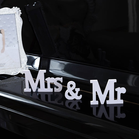 Set/3 pcs Decorations Mr & Mrs White Letters